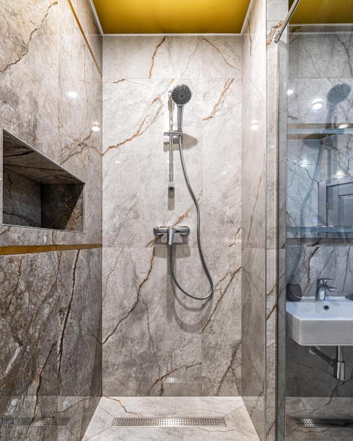 2 - Bedroom Apartments Galicia Λβιβ Εξωτερικό φωτογραφία